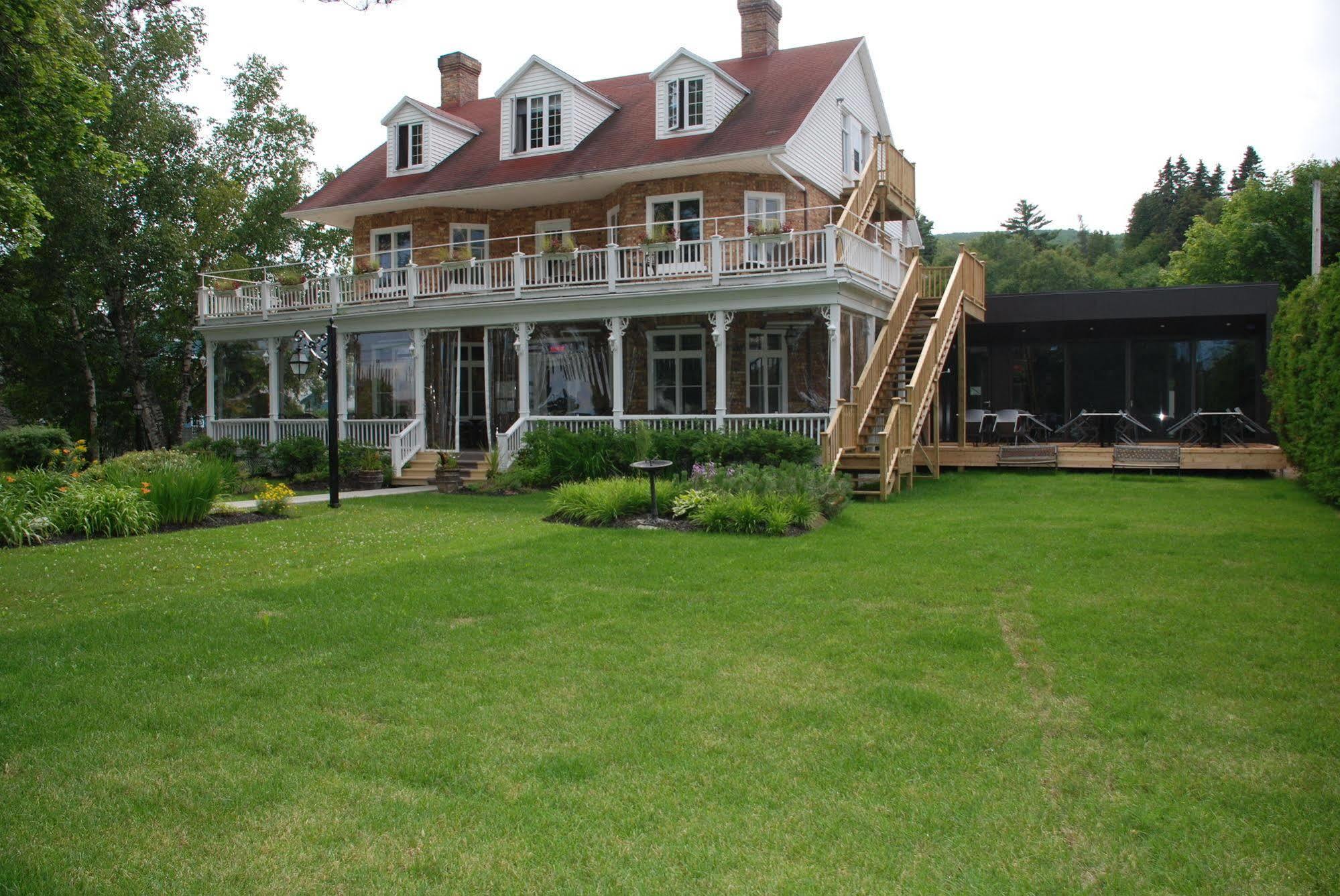 Chez Truchon Bistro-Auberge Hotel La Malbaie Exterior photo